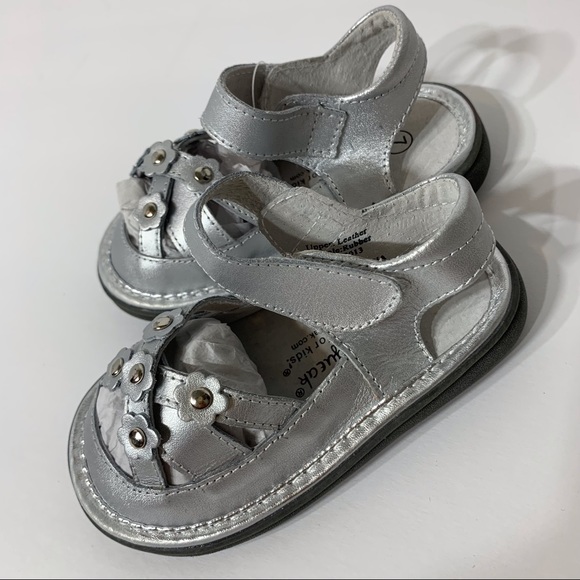 Wee Squeak Other - NWT Wee Squeak Silver Stud & Flower Design Sandals